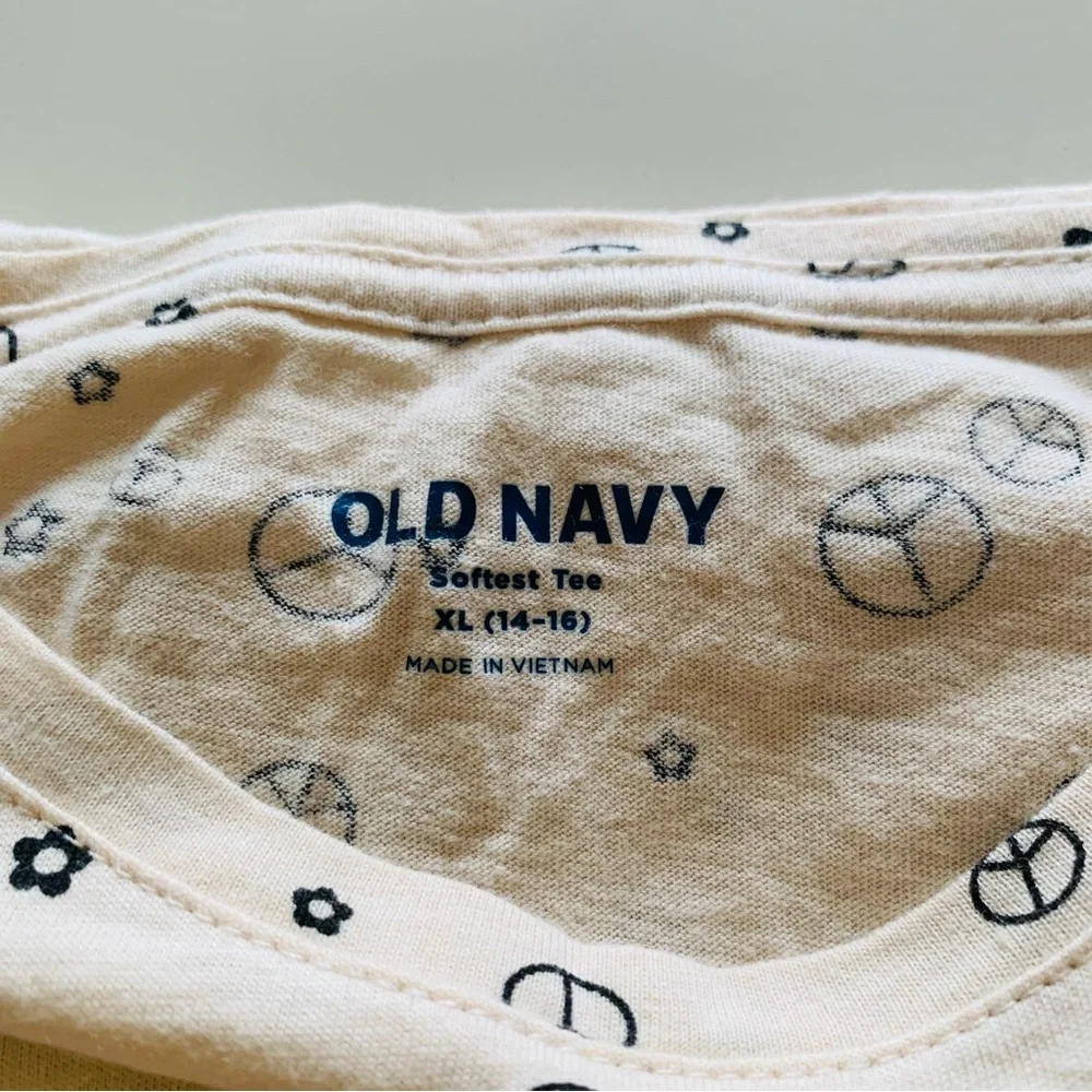 Old Navy Kids Softest Graphic Long Sleeve Tee in Peace Signs and Flowers